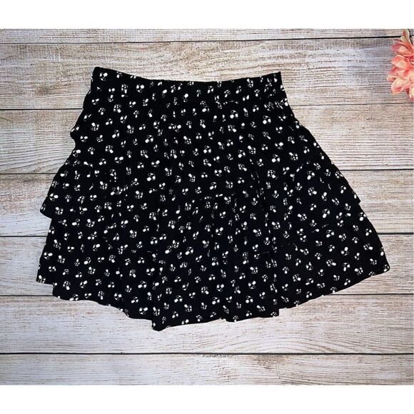 Hot Topic Black & White Mushroom Ruffle Skirt (Med) - Picture 4 of 9